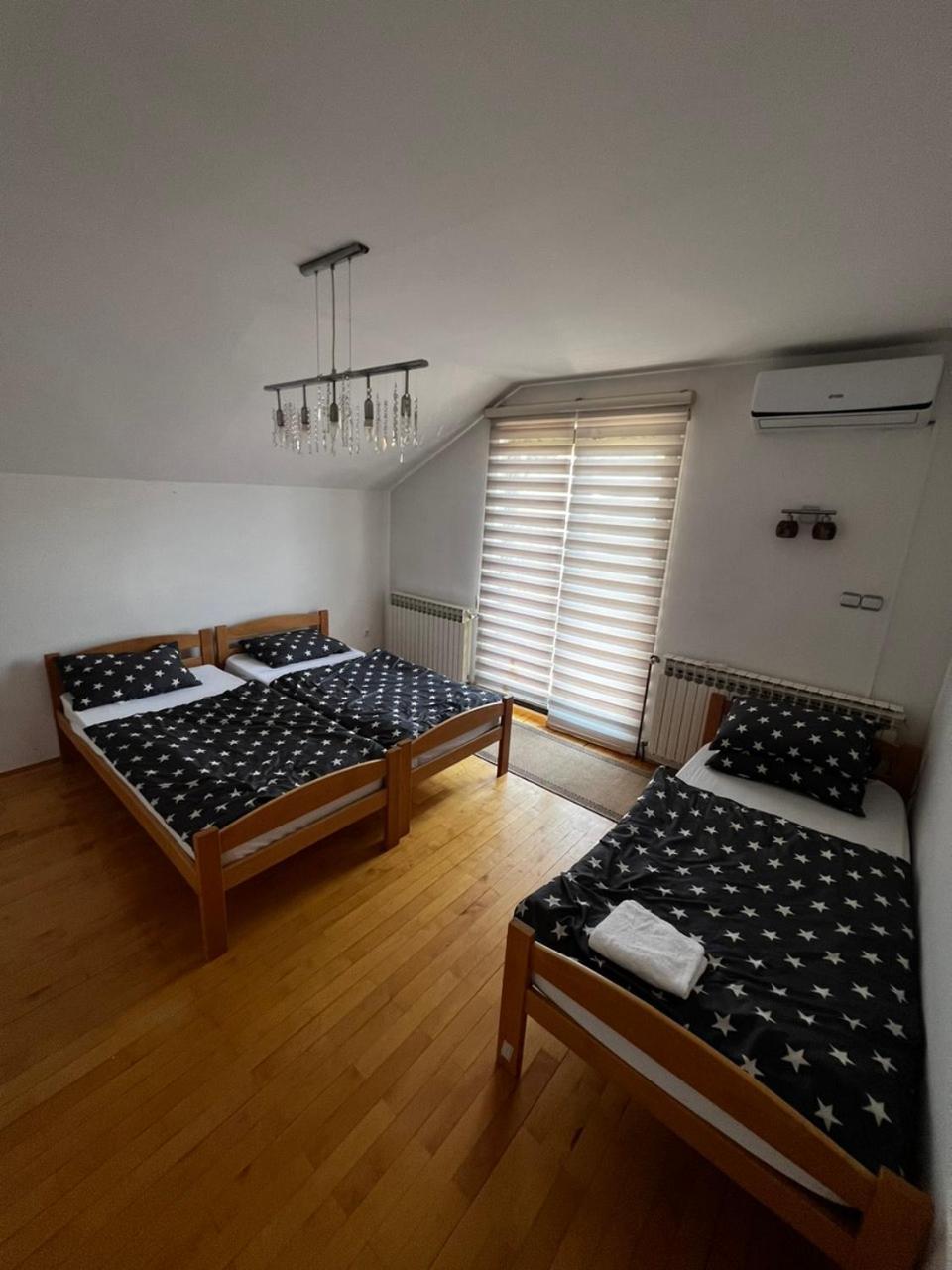 Hostel 图兹拉 外观 照片
